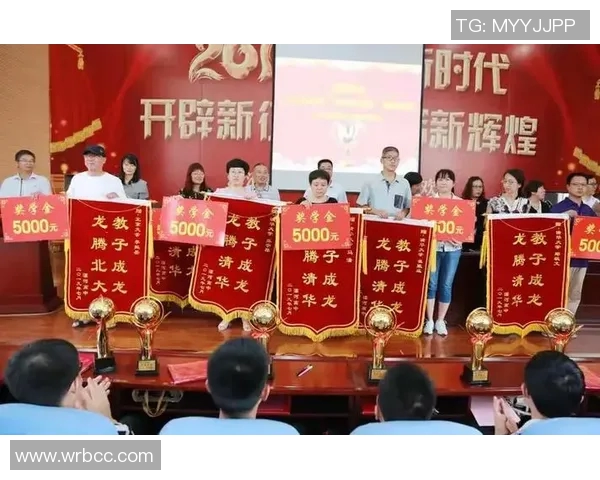 涵养与技艺并重的足球明星们展现出卓越风范与人文素养的完美结合